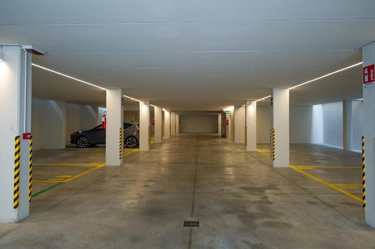 Ah Porticcioli Boutique Apartments San Felice del Benaco Bagian luar foto
