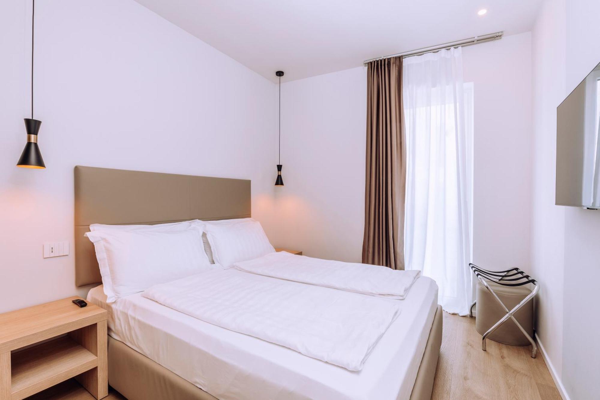 Ah Porticcioli Boutique Apartments San Felice del Benaco Bagian luar foto