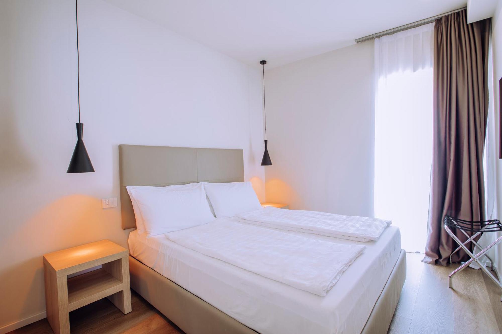 Ah Porticcioli Boutique Apartments San Felice del Benaco Bagian luar foto