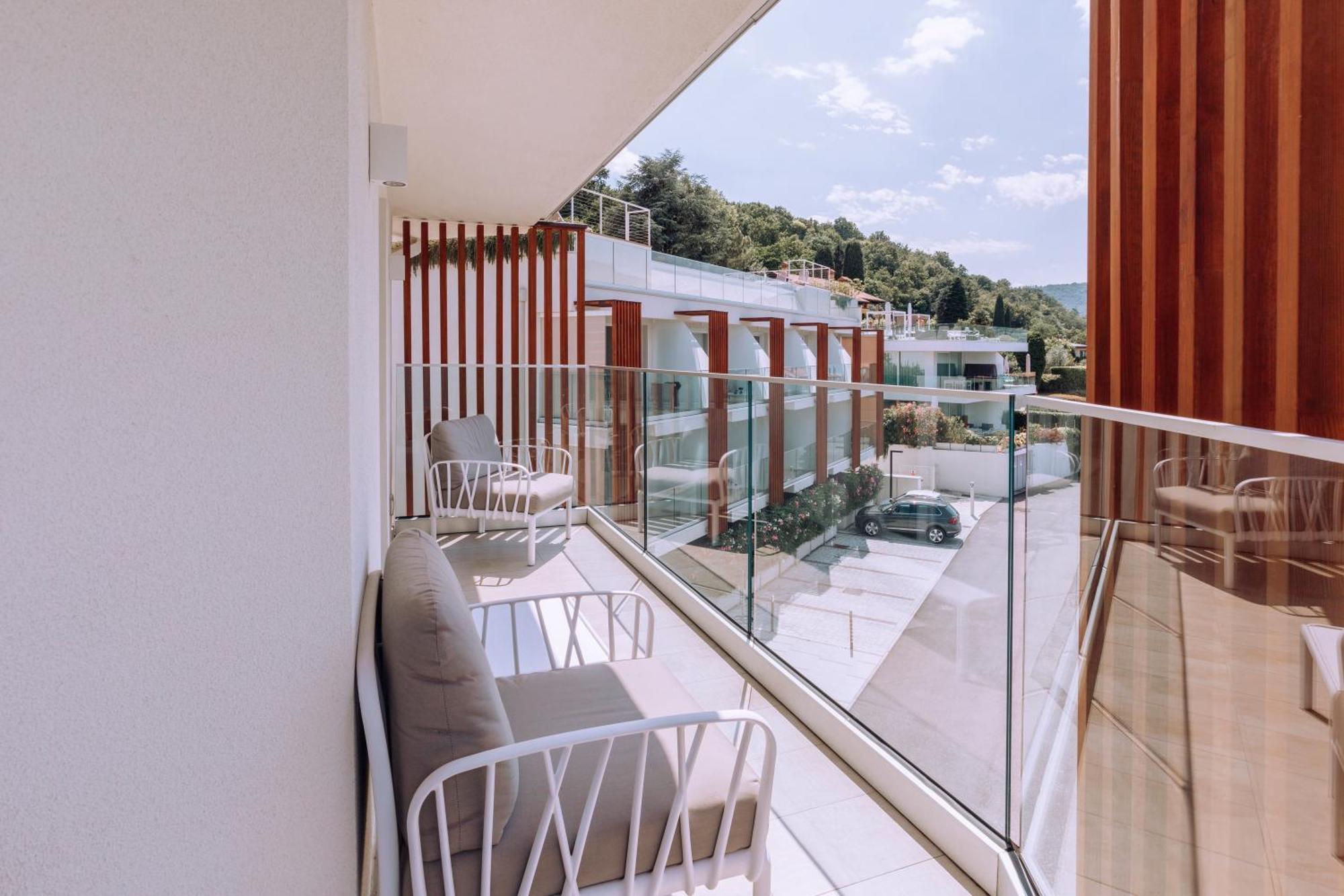 Ah Porticcioli Boutique Apartments San Felice del Benaco Bagian luar foto