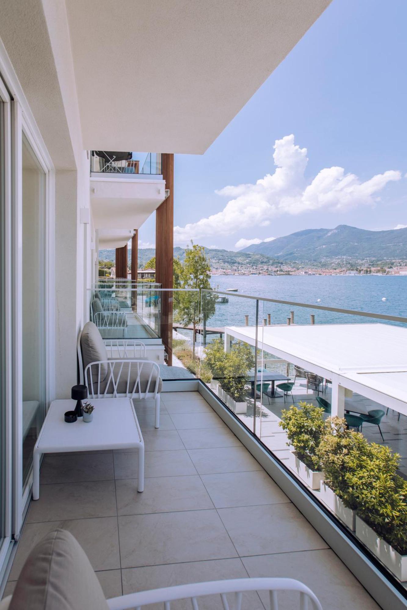 Ah Porticcioli Boutique Apartments San Felice del Benaco Bagian luar foto
