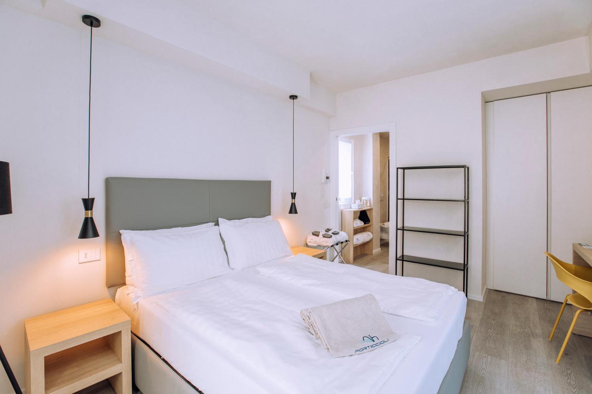 Ah Porticcioli Boutique Apartments San Felice del Benaco Bagian luar foto