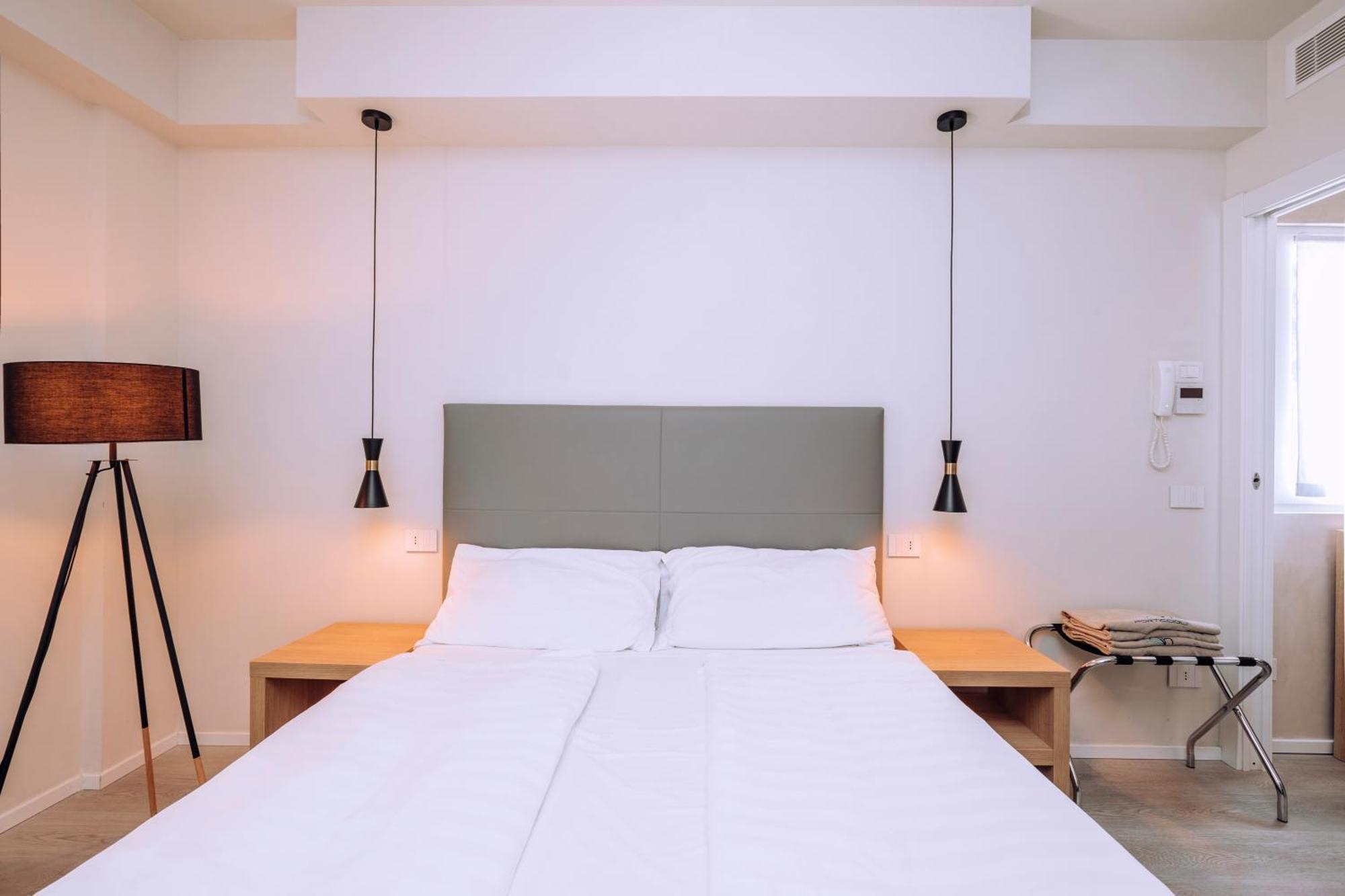 Ah Porticcioli Boutique Apartments San Felice del Benaco Bagian luar foto