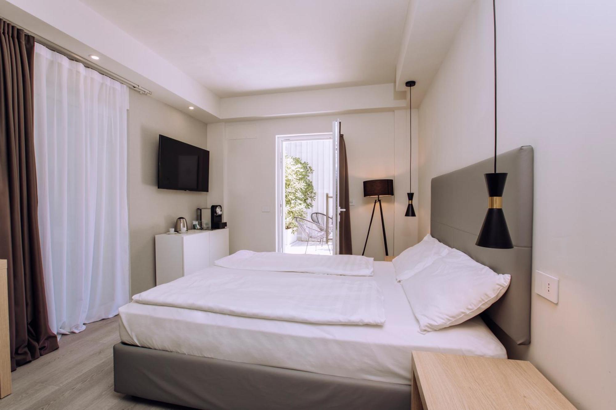 Ah Porticcioli Boutique Apartments San Felice del Benaco Bagian luar foto