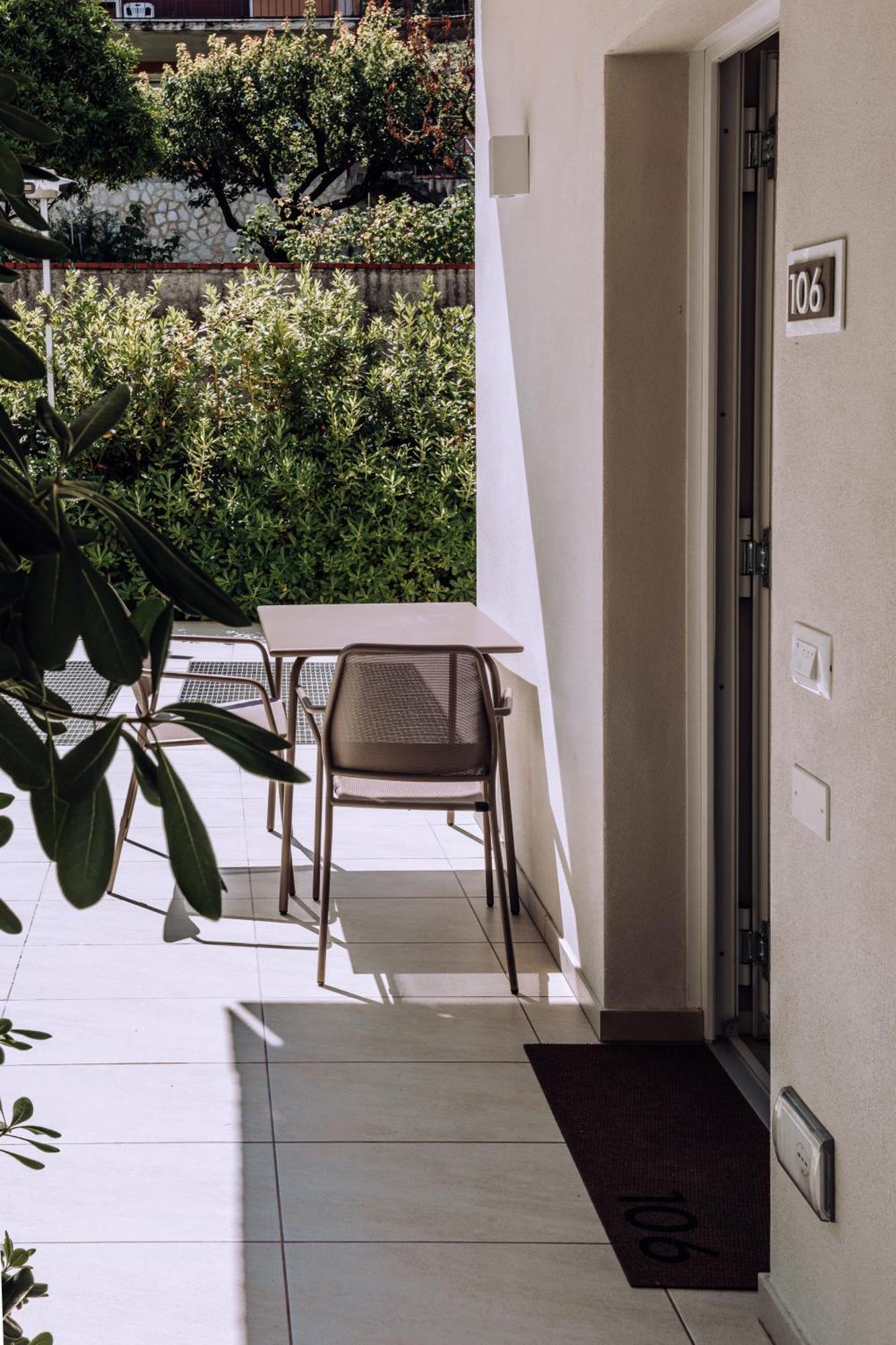 Ah Porticcioli Boutique Apartments San Felice del Benaco Bagian luar foto
